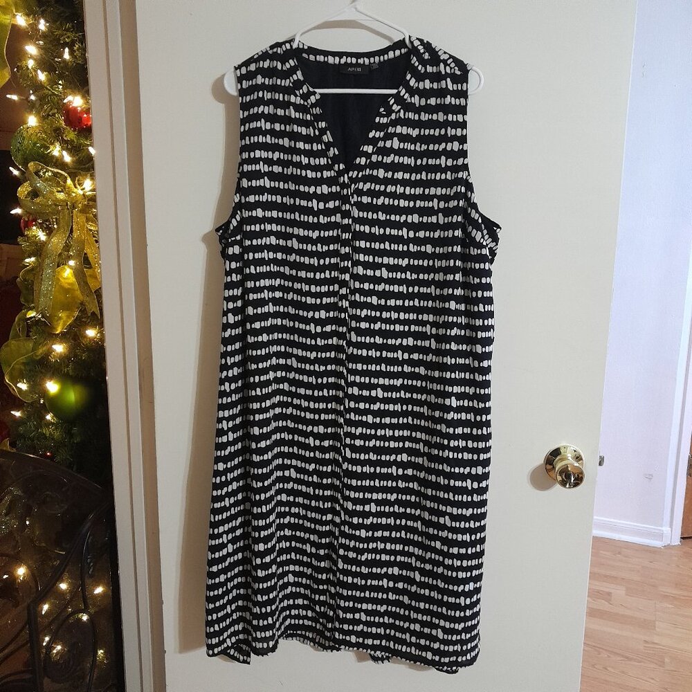 APT 9 Women's Sleeveless Black & White Hidden Button Midi Dress Size 20W